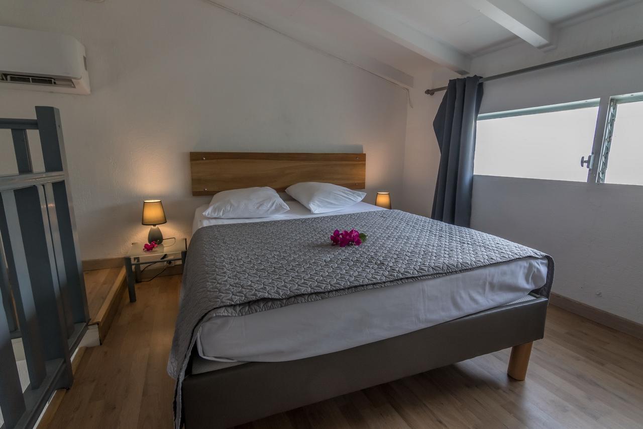Superbe Studio En Duplex, Vue Sur Mer Et Piscine Apartment Ле Госие Екстериор снимка