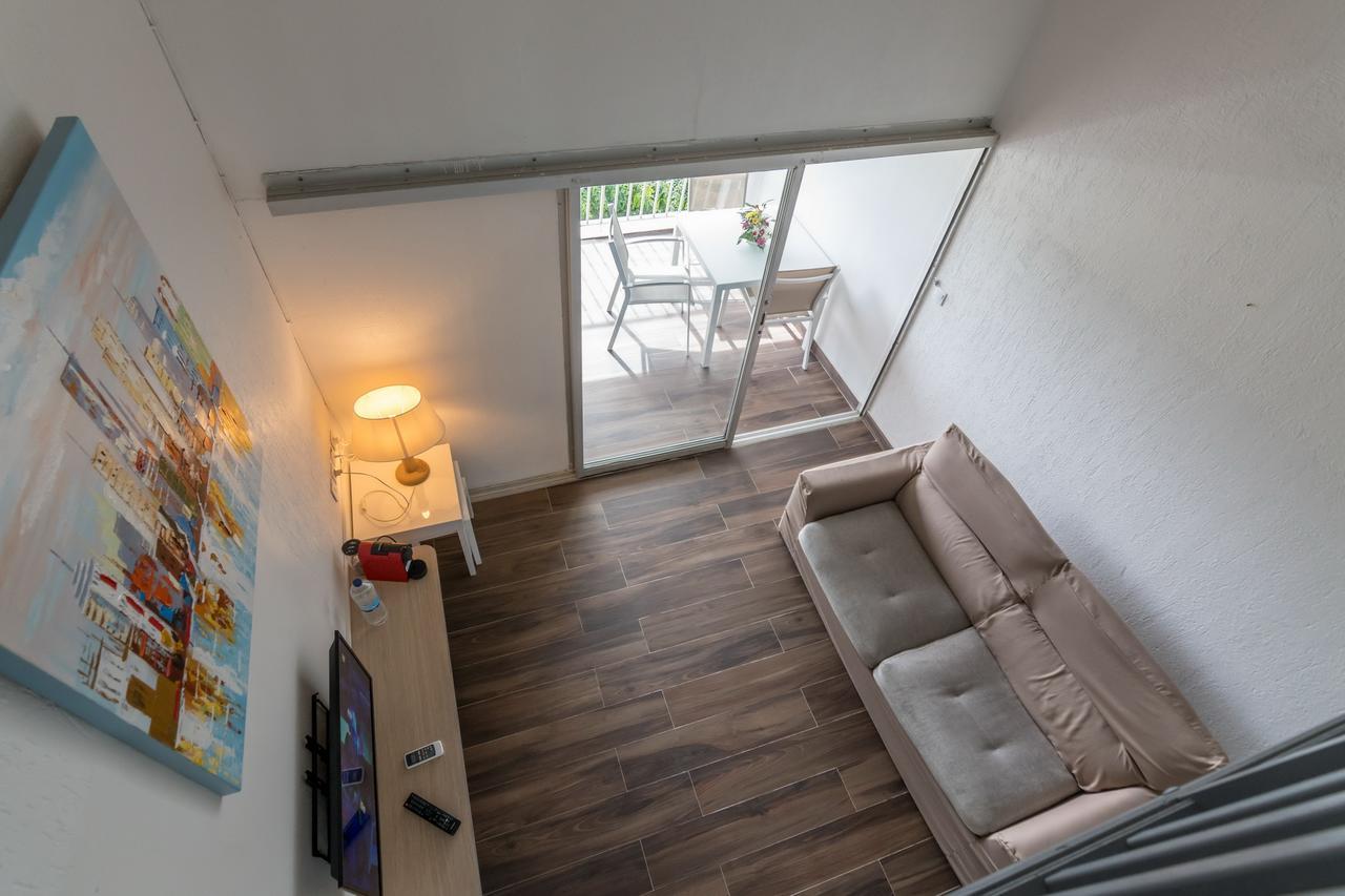 Superbe Studio En Duplex, Vue Sur Mer Et Piscine Apartment Ле Госие Екстериор снимка
