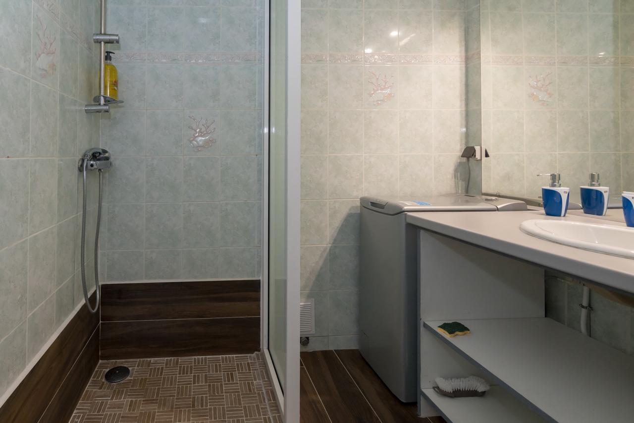 Superbe Studio En Duplex, Vue Sur Mer Et Piscine Apartment Ле Госие Екстериор снимка